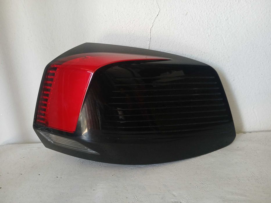 Lanterna peugeot 3008 ou 5008 lado esquerda