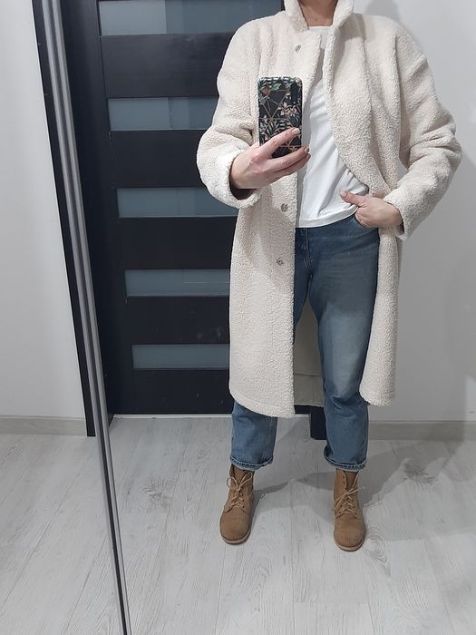 Nowy damski płaszcz kożuch