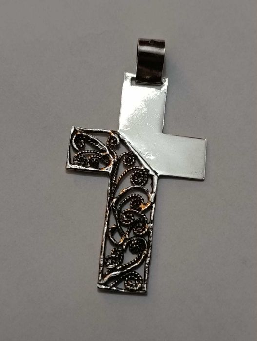 Pendente Cruz Modernista em Prata