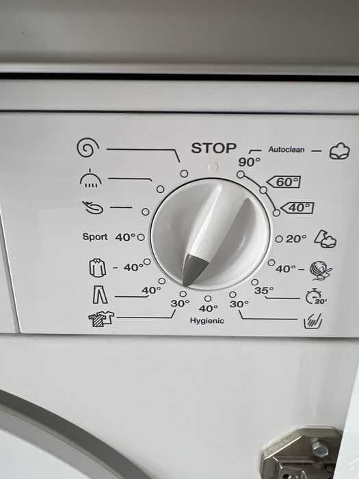 Maquina Lavar roupa encastre (Barulho)