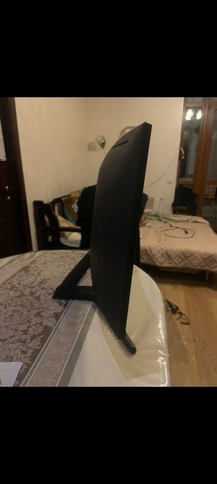Samsung 27" 240Hz игровой монитор (разбит экран) C27RG50