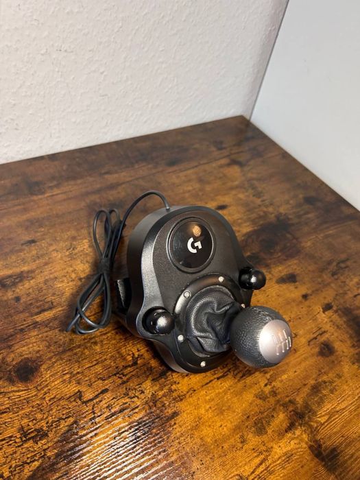 Logitech G29 + педалі + коробка передач — відмінний стан