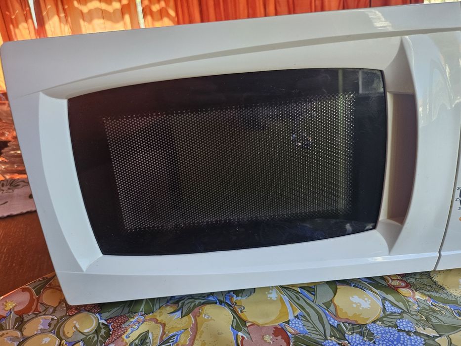 Microondas branco Kunft