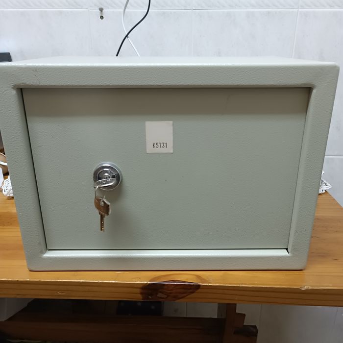 4 Cofres de valores de varios tamanhos