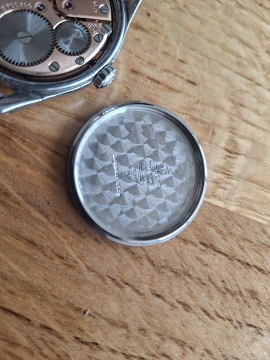 Omega sub second cal 266