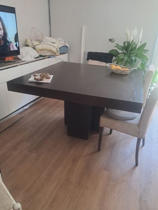 Mesa de Jantar Wengué 140x140 cm | Até 12 Pessoas | Design Moderno