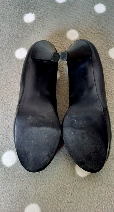 Szpilki czółenka skórą licowa czarne Ryłko r. 36.5