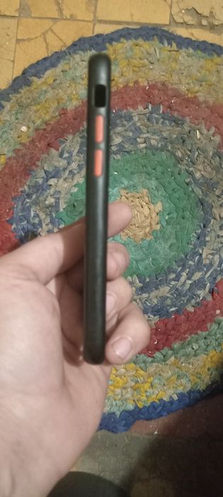 Продам чехлы на Моторола е13 ,айфон 7