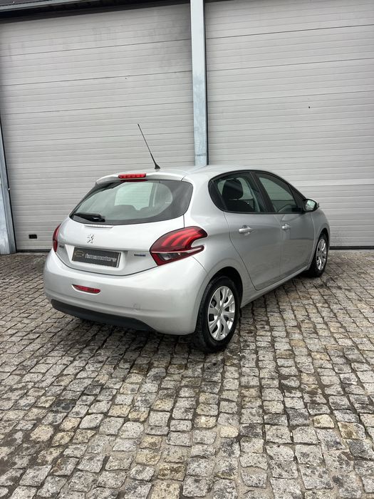 PEUGEOT 208 1.6Hdi