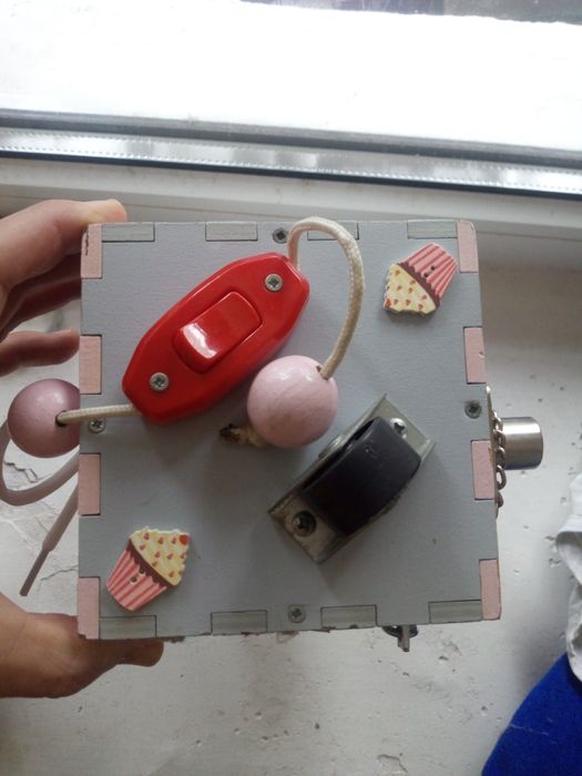 Бізікуб дитячий іграшка