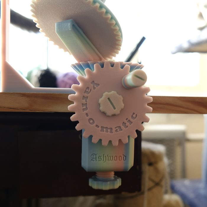 Моталка для пряжі ручна