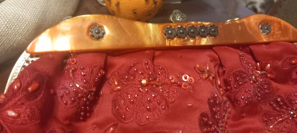 Retro torebka wizytowa kolekcja, czerwone wino, z koralikami