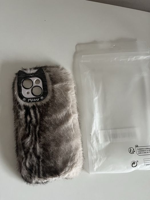 Futrzane etui do iPhone 13