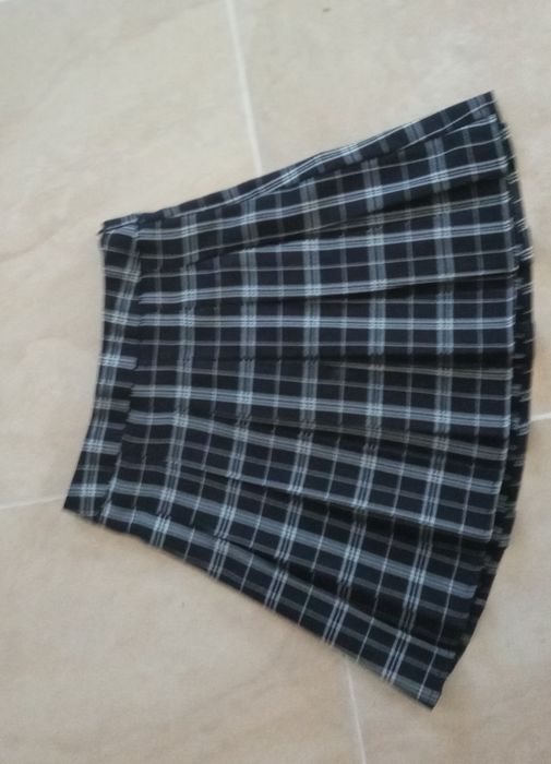 Saia quadriculada para menina