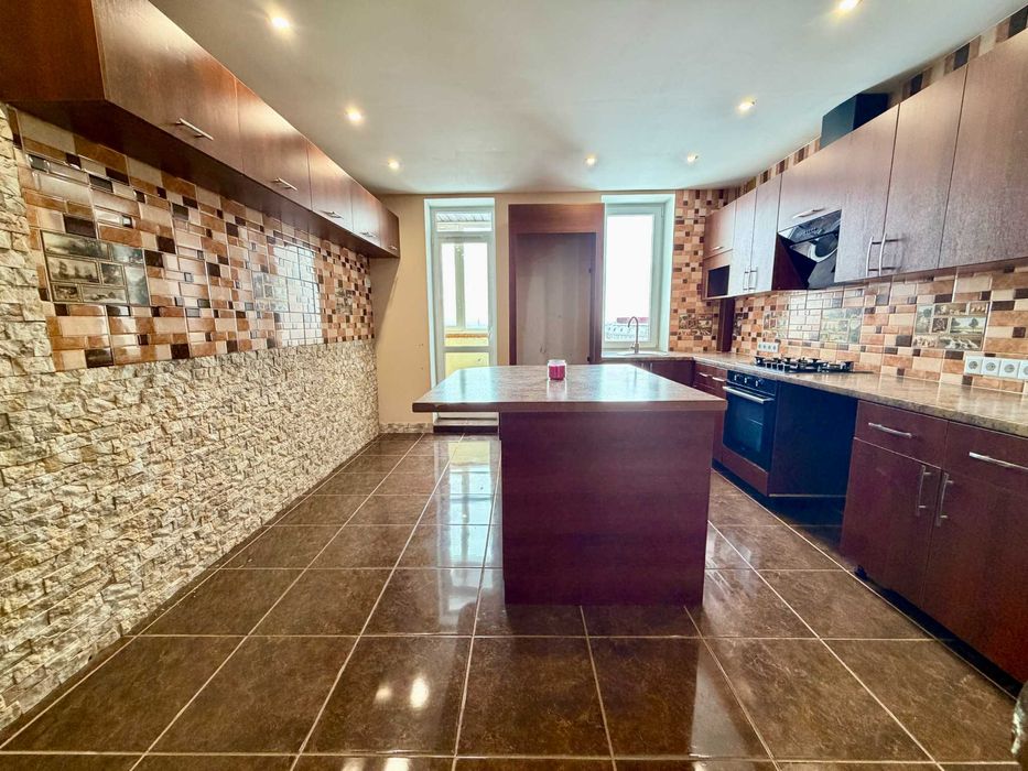 Дворівнева квартира новобудова Стрий Басараб 122 м2