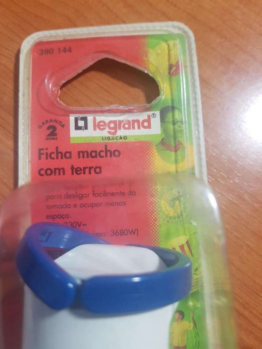 Ficha macho terra legrand