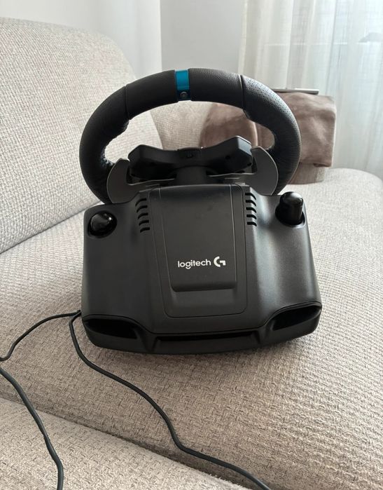 Volante G29 com pedais