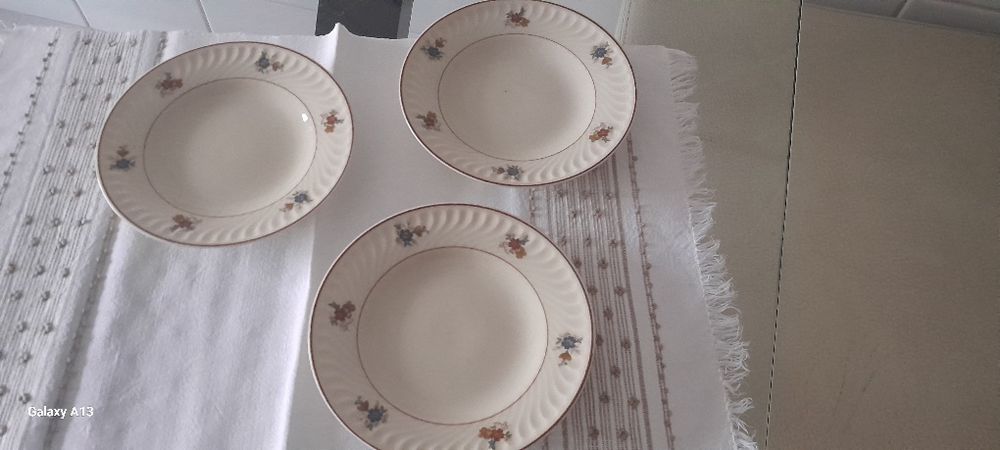 Taça grande ou terrina com 3 pratos de doce Vista Alegre