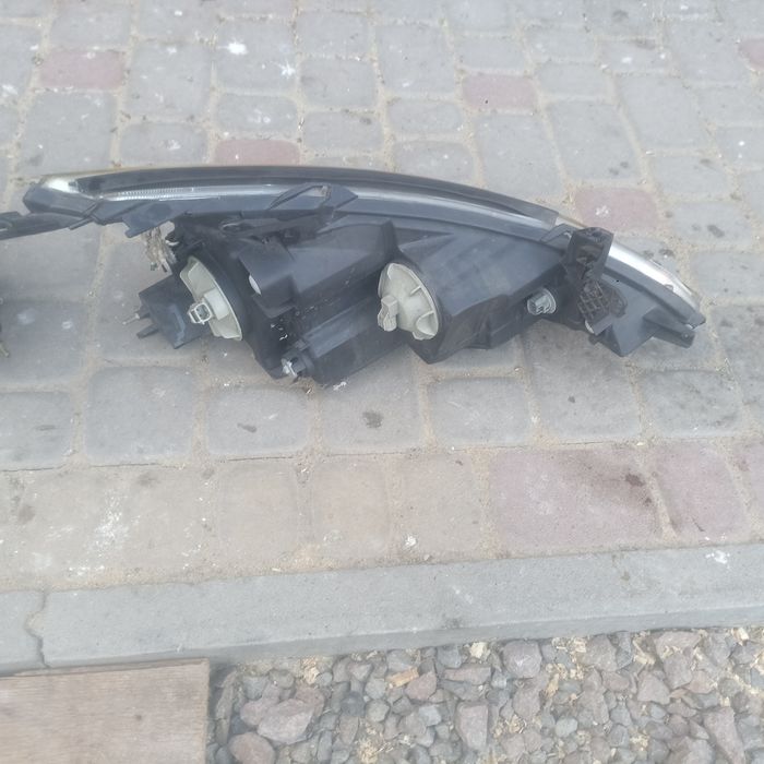 Фара R L мітсубісі грандіс Mitsubishi grandis