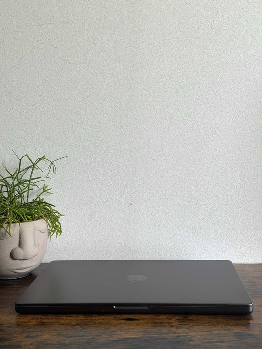 MacBook Pro 16” M4 Pro  | 24GB RAM |  1TB SSD |