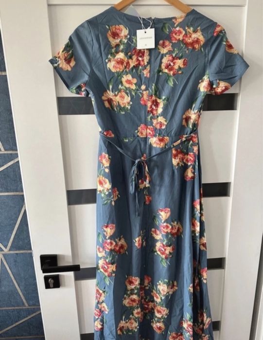 Sukienka w kwiaty S Missguided