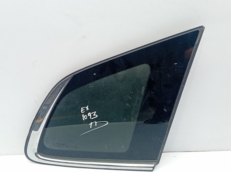 Vidro do painel trás direito KIA Carens IV