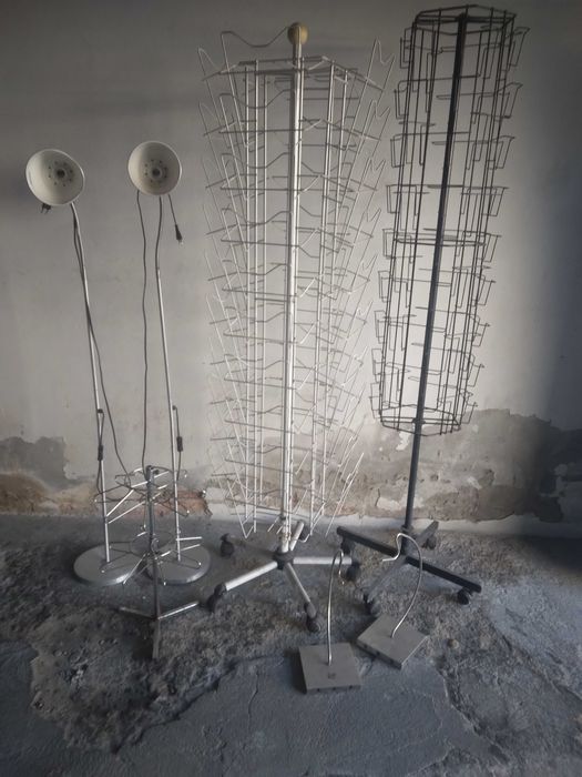 Expositores e candeeiros