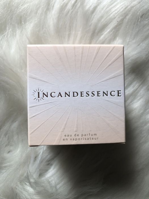 Woda toaletowa Incandessence Avon.