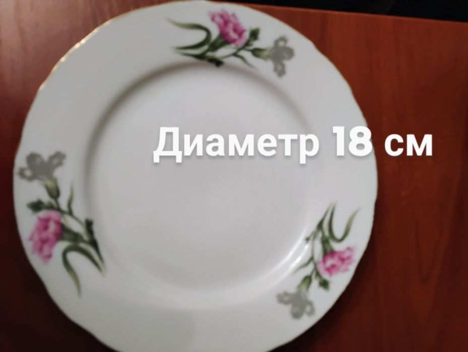 Тарелки нежно красивые.