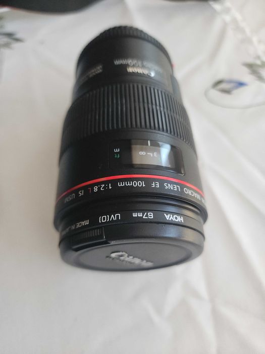 Canon EF 100mm f/2.8L Macro IS USM + Canon Tripod Mount Ring D
