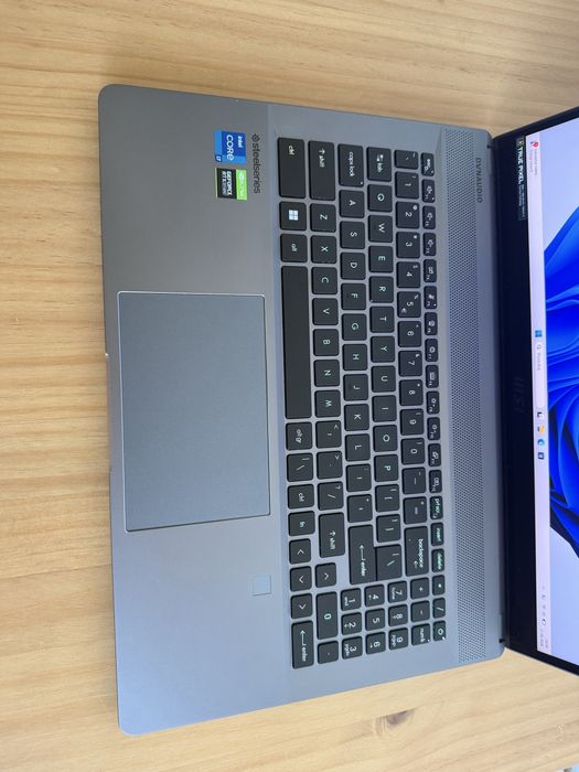 Laptop MSI Creator Z16P B12UGST
