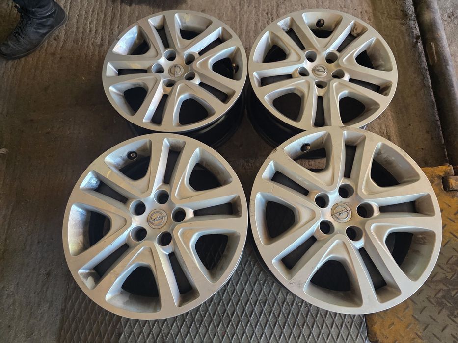 Felgi Stalowe Strukturalne Opel Astra J -R16 5x105 ET39-6.5J+czujniki