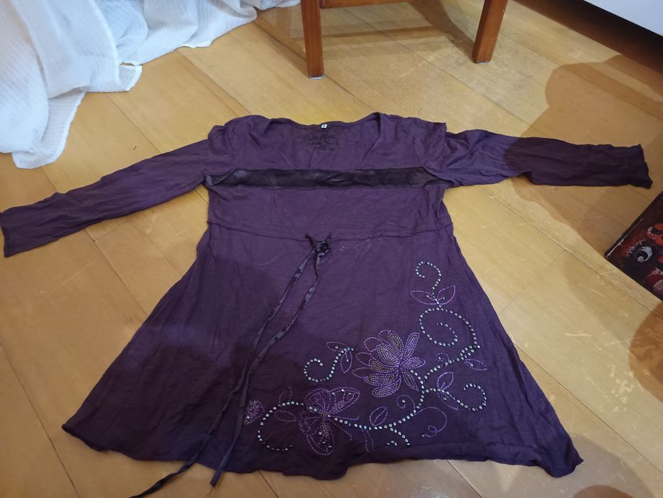 Vendo novo roupa para mulheres bom estado