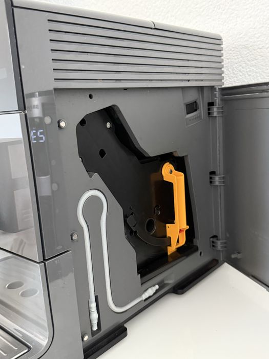 Кавомашина Miele CM 5300