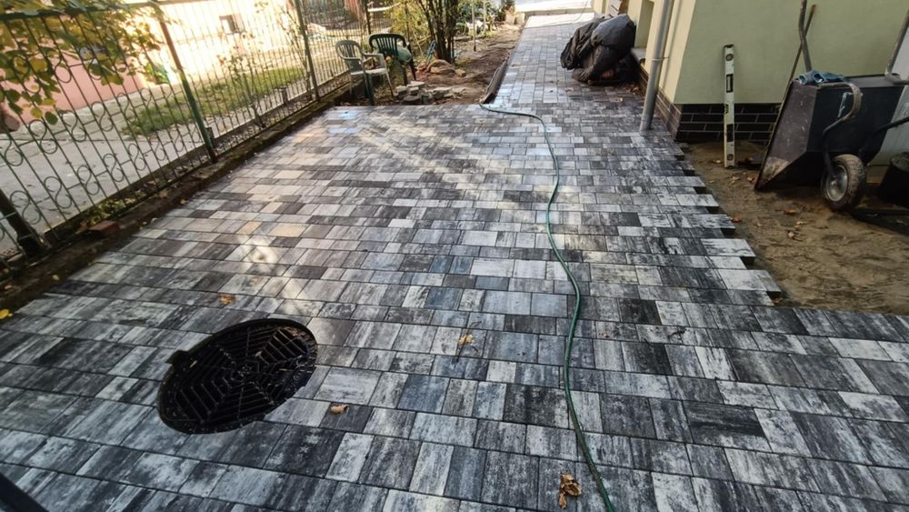 Brukarstwo, układanie kostki, kamienia itp.