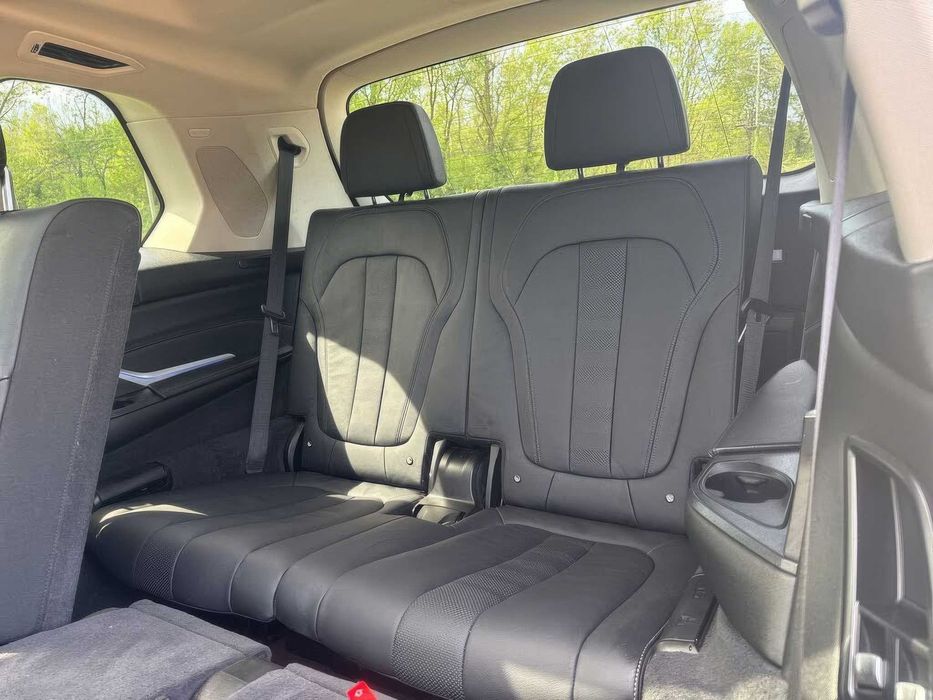 BMW X7      2021