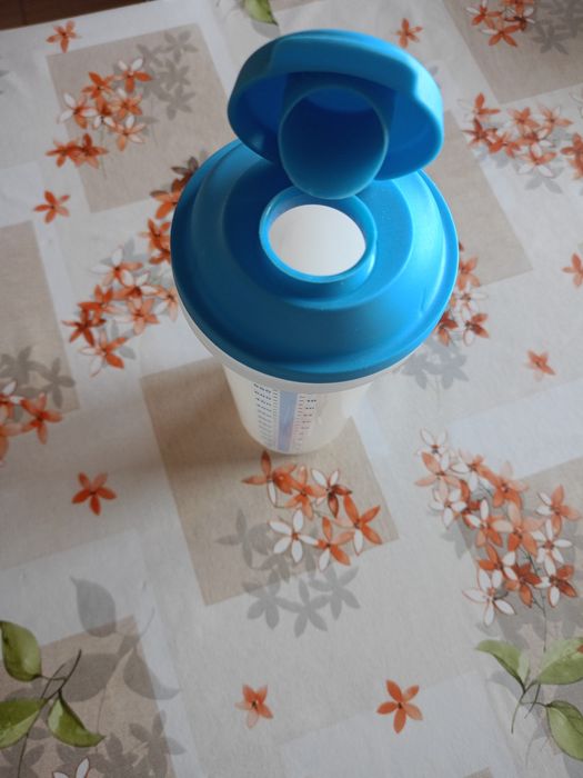 Shaker tupperware 600 ml.
