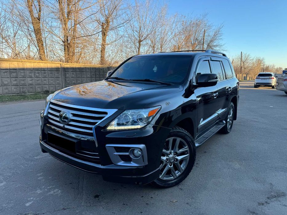 Lexus LX570 2013