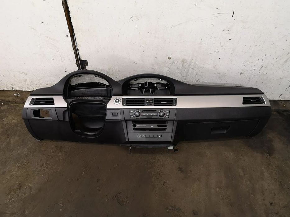 bmw e90 e91 e92 deska kokpit konsola pod nawigację oryginał pulpit