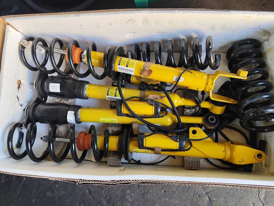 Dodge Challenger SRT8 komplet zawieszenia amortyzatory Bilstein