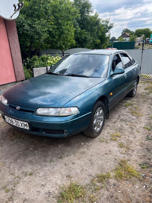Автомобіль Мазда 626
