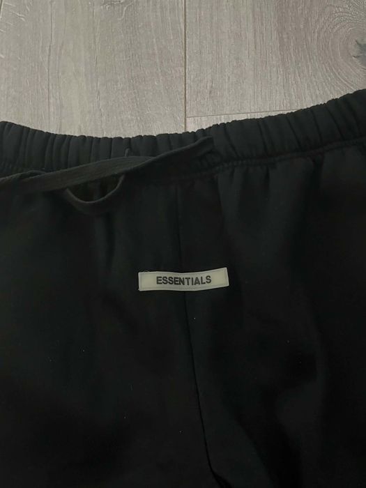 Dresy Essentials fear of god