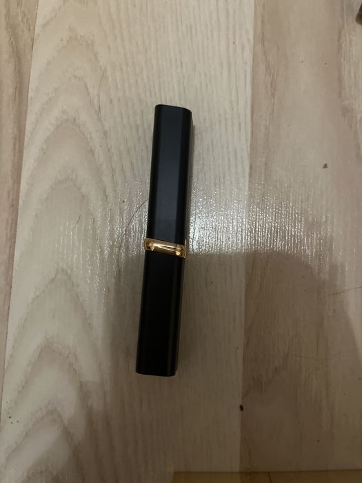 Szminka loreal czerwona