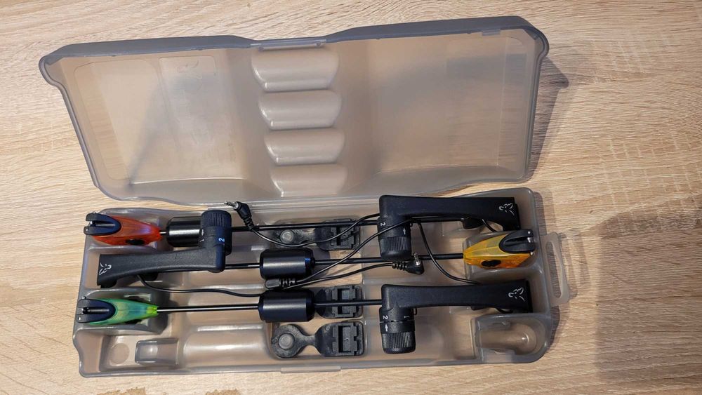 Zestaw FOX MK2 Illuminated Swinger - 3 Rod Set - 1 uszkodzony