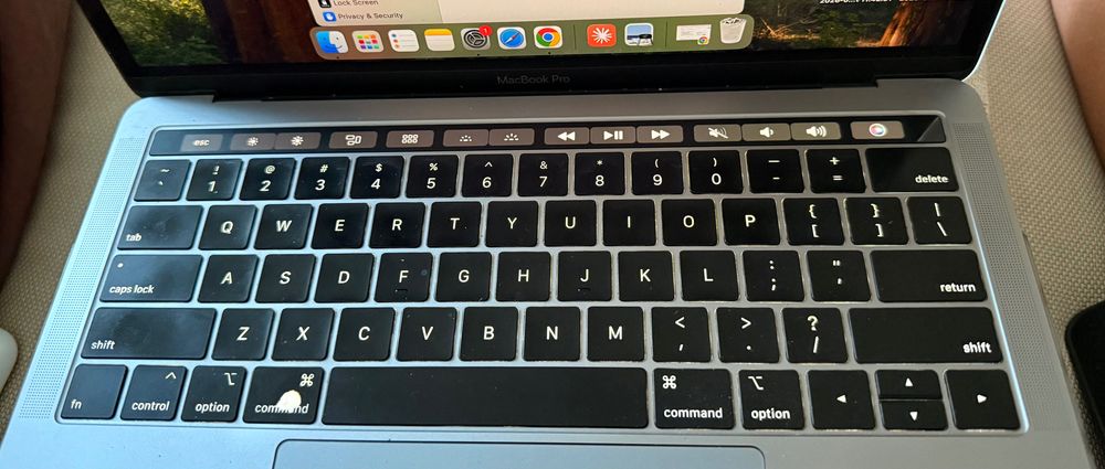 MacBook Pro 13” 2019 | Intel Core i5 | 8GB RAM | SSD 128GB | Touch ID | macOS Sequoia