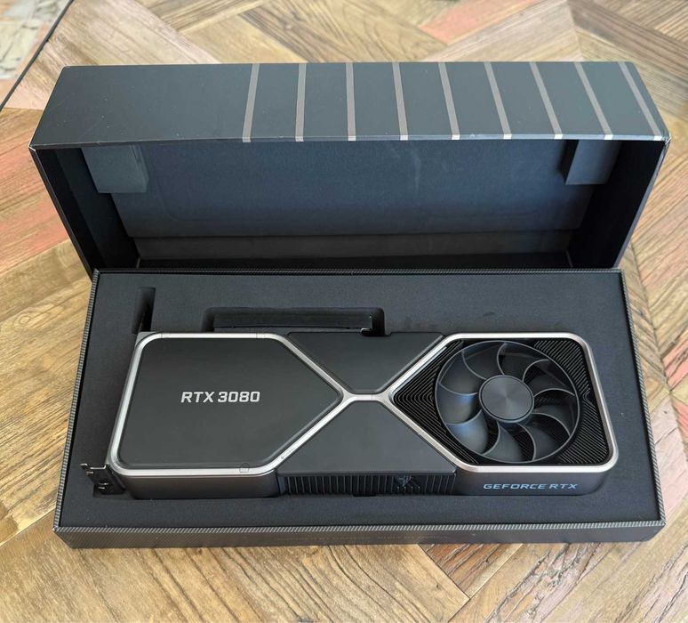 RTX 3080 10Gb Founders Edition - Nova com caixa Original.