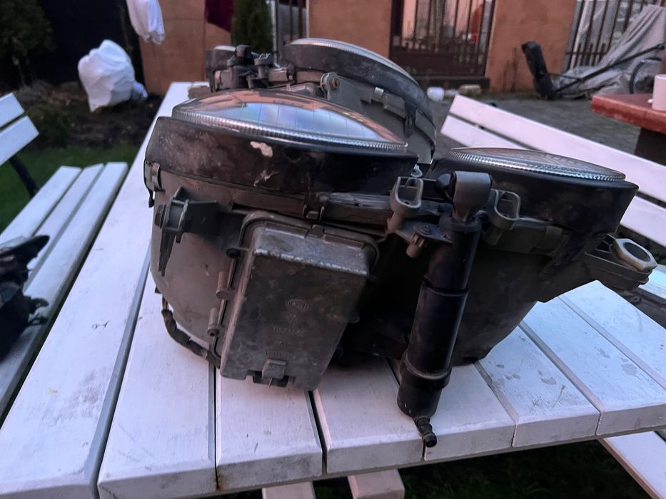 Komplet lamp xenon MERCEDES W210 oryginał Hella