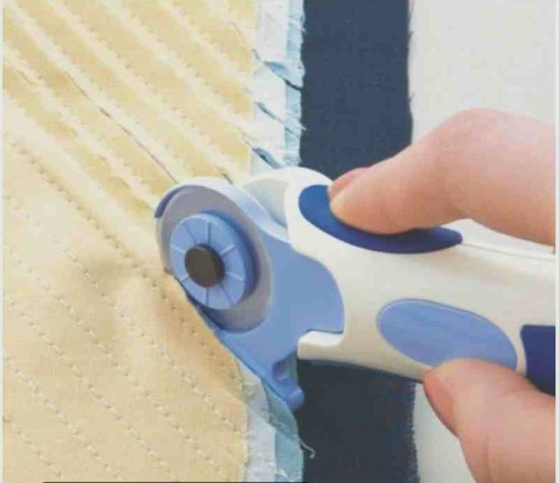 Продам розкрійний ніж для рукоділля  Clover №28 з насадками для синелі