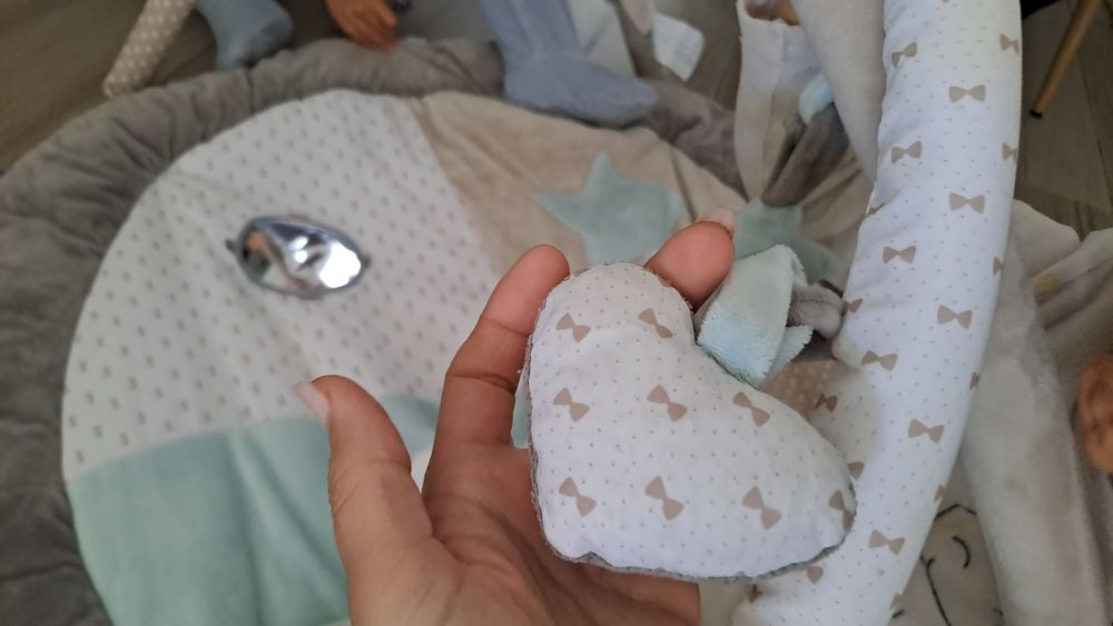 Tapete atividades bebé