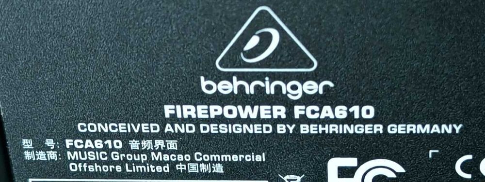 Interfejs audio BEHRINGER FIREPOWER FCA610 audiofilski FireWire/USB/MIDI 6 wejść/10 wyjść, 24-Bit/96 kHz z MIDAS
